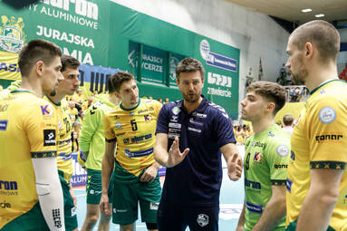 Miłosz Zniszczoł: trener wymaga od nas grania więcej środkiem