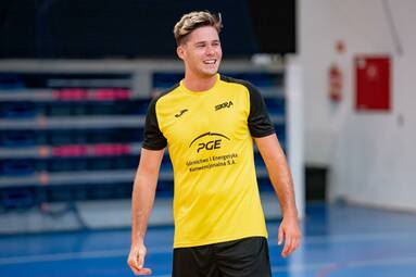 Trzech zawodników trenuje z PGE GiEK Skra Bełchatów