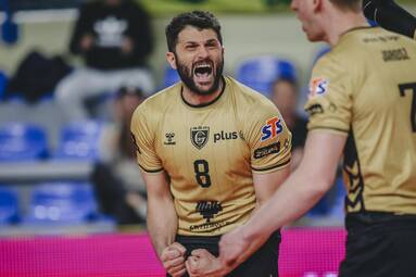 Po bardzo trudnym, pięciosetowym meczu z Barkomem Każany Lwów, GKS zwiększył swoje szanse na utrzymanie [ZDJĘCIA]