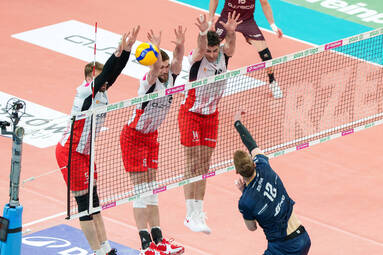 W pierwszym meczu Projekt Warszawa bliżej brązowego medalu. Asseco Resovia Rzeszów ma szansę się odegrać już w piątek [ZDJĘCIA]