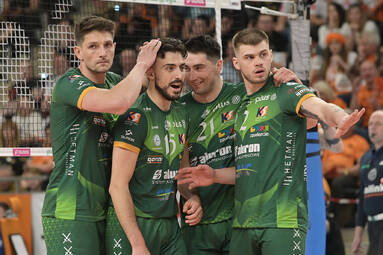 Gorąca atmosfera  w Jastrzębiu, dzisiaj lepsi okazali się zawodnicy z Zawiercia. W niedzielę rozstrzygający mecz [ZDJĘCIA]