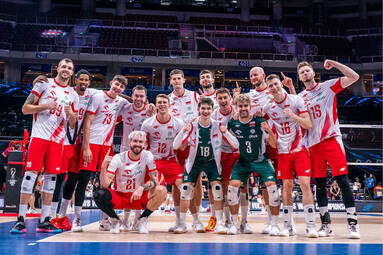 Reprezentacja Polski wspiera Herosów