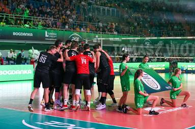 Zespoły PlusLigi grają w turniejach towarzyskich