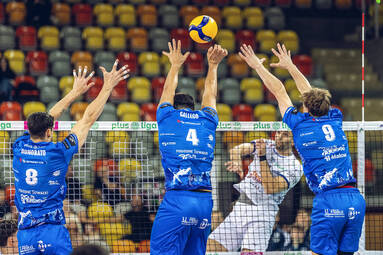 Szczęście przechyliło się na szalę Steamu Hemarpol Politechnika Częstochowa. W meczu ze Ślepskiem Malow Suwałki wygrali 3:2 [ZDJĘCIA]