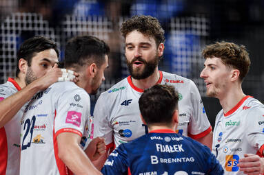 ZAKSA Kędzierzyn-Koźle zdobywa trzy punkty i umacnia swoją pozycję w czołowej ósemce [ZDJĘCIA]