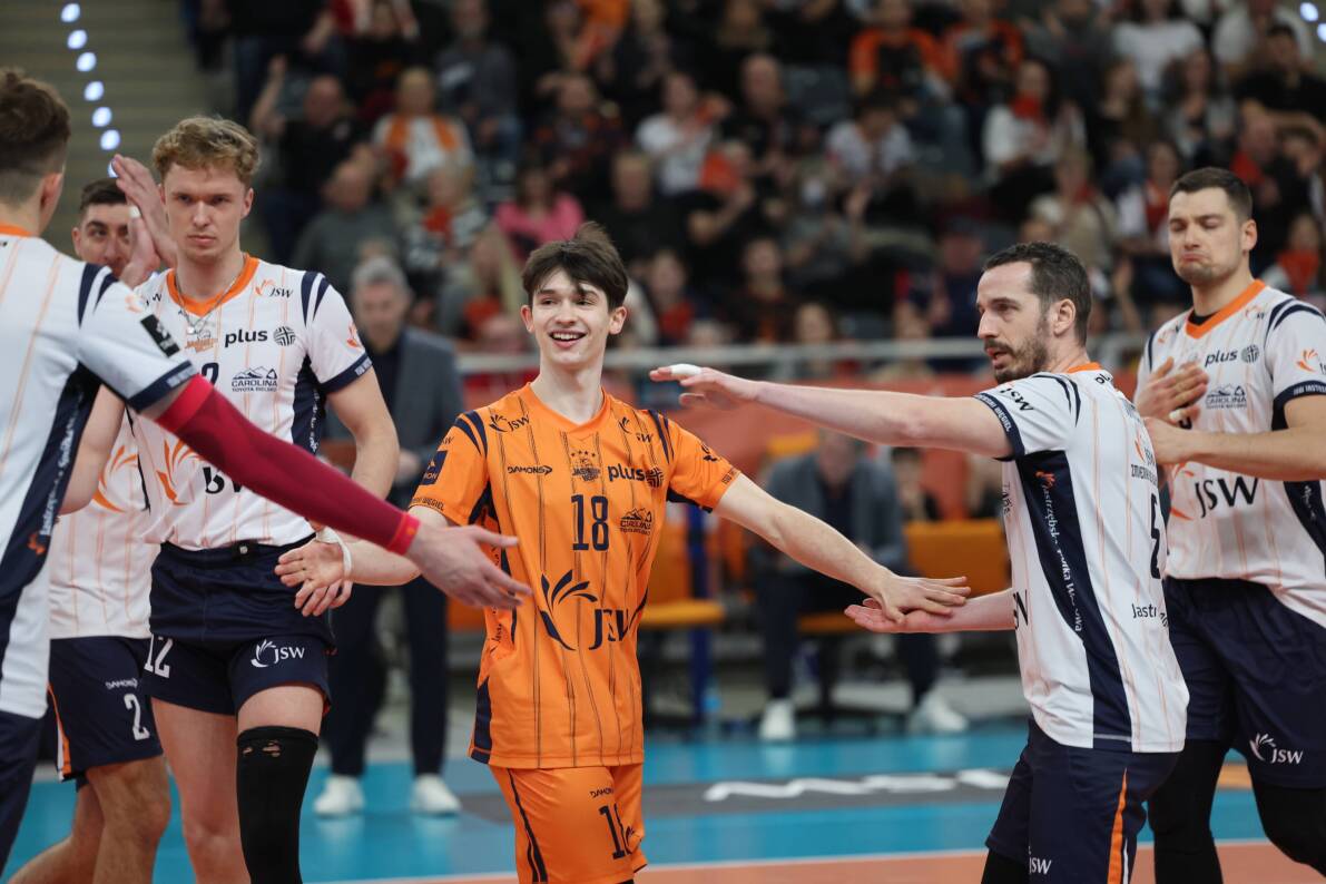 Niezwykle zacięty pojedynek w Jastrzębiu-Zdrój. Gospodarze ulegli w tie-breaku ZAKSIE Kędzierzyn-Koźle [ZDJĘCIA]