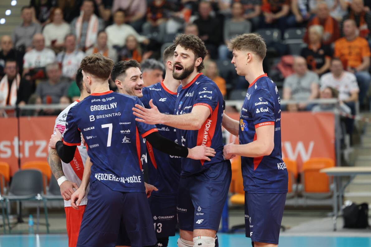 Niezwykle zacięty pojedynek w Jastrzębiu-Zdrój. Gospodarze ulegli w tie-breaku ZAKSIE Kędzierzyn-Koźle [ZDJĘCIA]