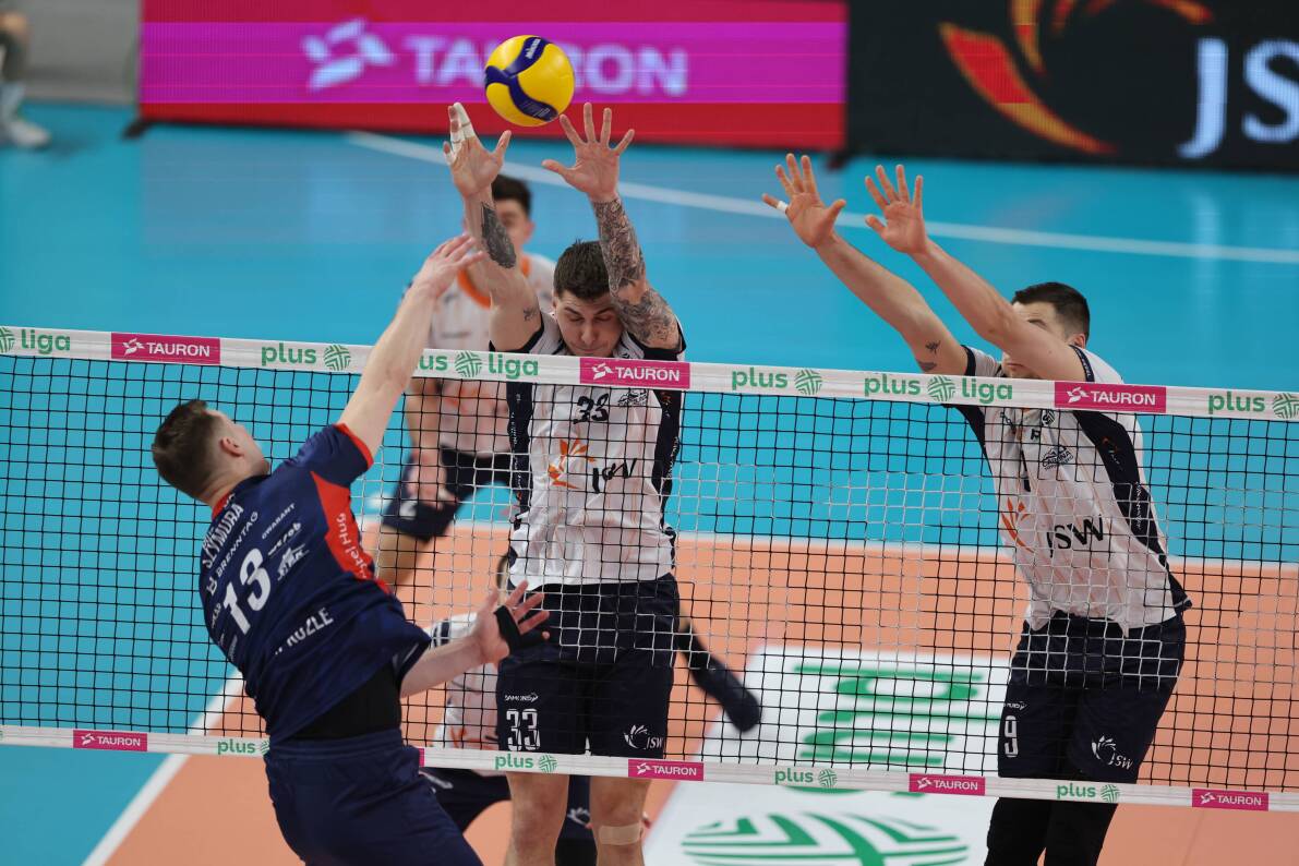 Niezwykle zacięty pojedynek w Jastrzębiu-Zdrój. Gospodarze ulegli w tie-breaku ZAKSIE Kędzierzyn-Koźle [ZDJĘCIA]