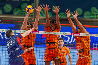 Siatkarze Barkomu Każany Lwów wybronili się i wygrali 3:2 z ZAKSĄ Kędzierzyn-Koźle, mimo, że dwa pierwsze sety należały do rywali [ZDJĘCIA]