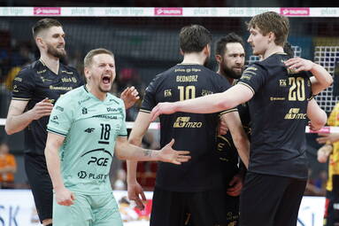 Emocje w pierwszym secie, dwa następne już spokojniejsze. Energa Trefl Gdańsk przegrywa z PGE Projektem Warszawa [ZDJĘCIA]