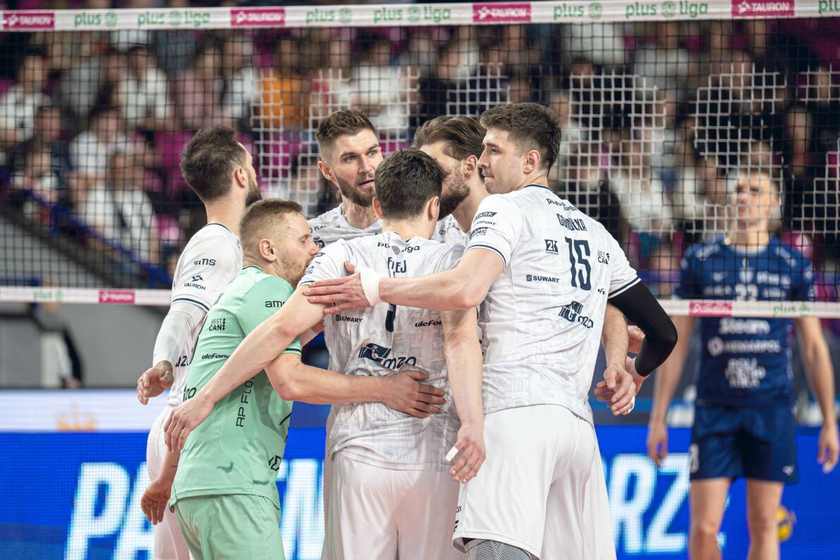 Mimo początkowych problemów gospodarzy, mecz w Warszawie bez zaskoczenia [ZDJĘCIA]