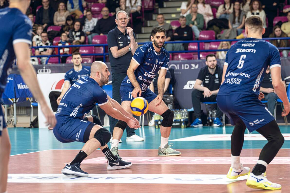 Mimo początkowych problemów gospodarzy, mecz w Warszawie bez zaskoczenia [ZDJĘCIA]