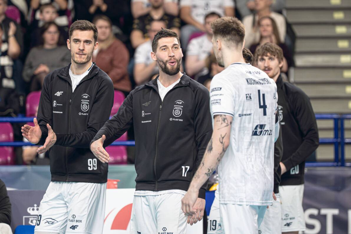 Mimo początkowych problemów gospodarzy, mecz w Warszawie bez zaskoczenia [ZDJĘCIA]