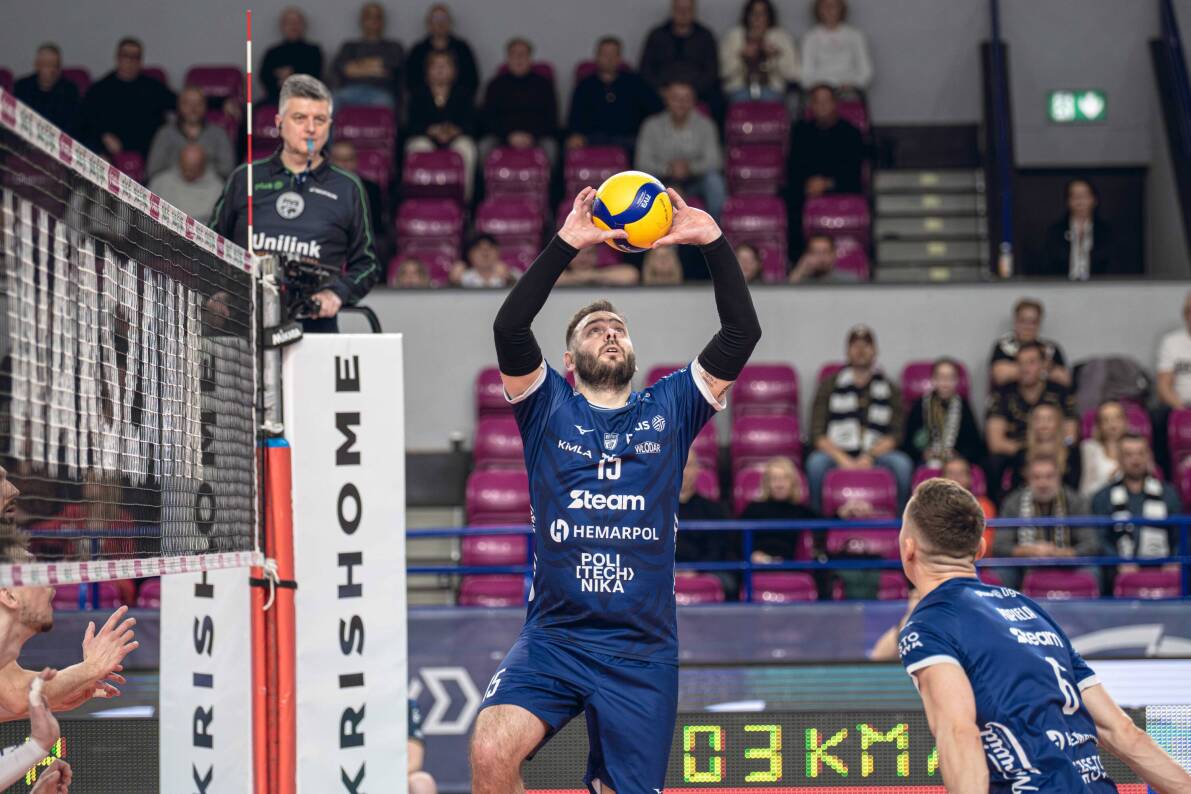 Mimo początkowych problemów gospodarzy, mecz w Warszawie bez zaskoczenia [ZDJĘCIA]