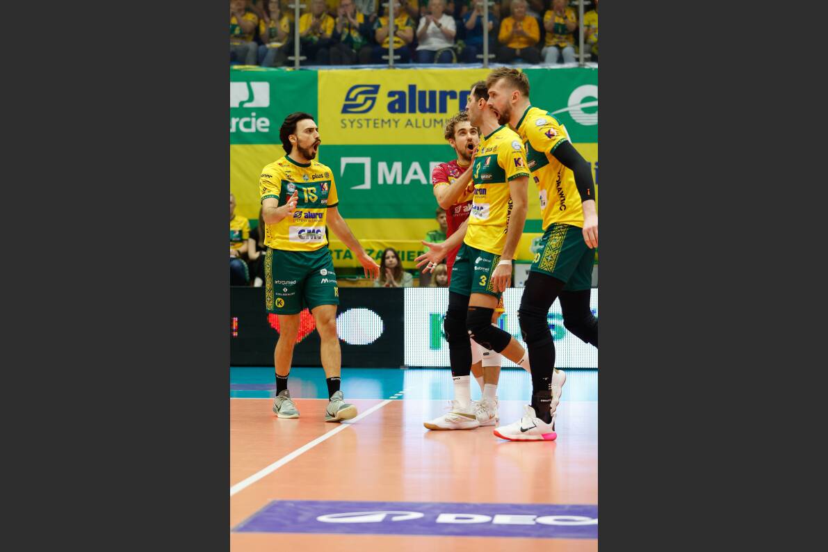 Aluron CMC Warta Zawiercie trzyma się na fotelu lidera i pokonuje czwarty w lidze Indykpol AZS Olsztyn [ZDJĘCIA]