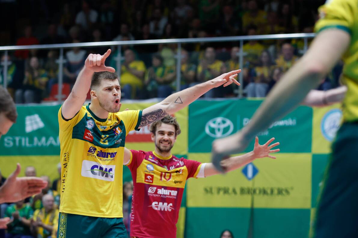 Aluron CMC Warta Zawiercie trzyma się na fotelu lidera i pokonuje czwarty w lidze Indykpol AZS Olsztyn [ZDJĘCIA]