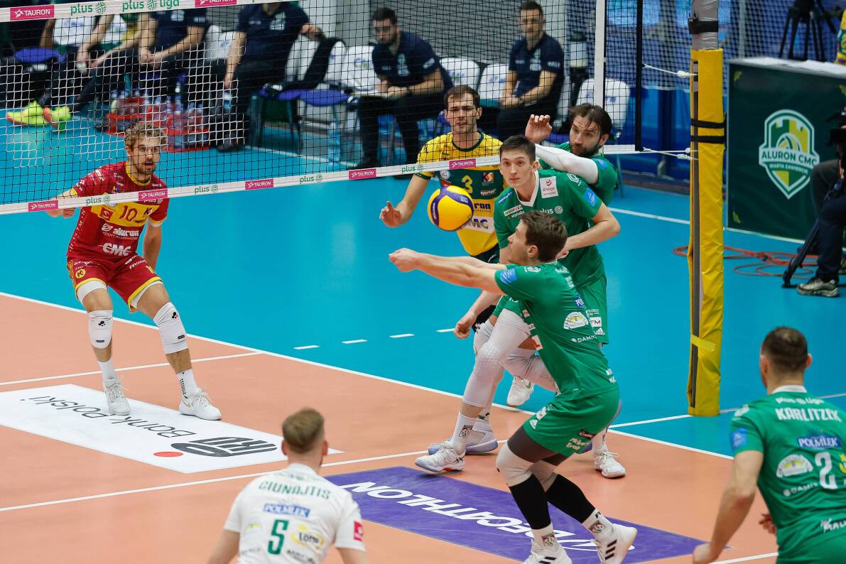 Aluron CMC Warta Zawiercie trzyma się na fotelu lidera i pokonuje czwarty w lidze Indykpol AZS Olsztyn [ZDJĘCIA]