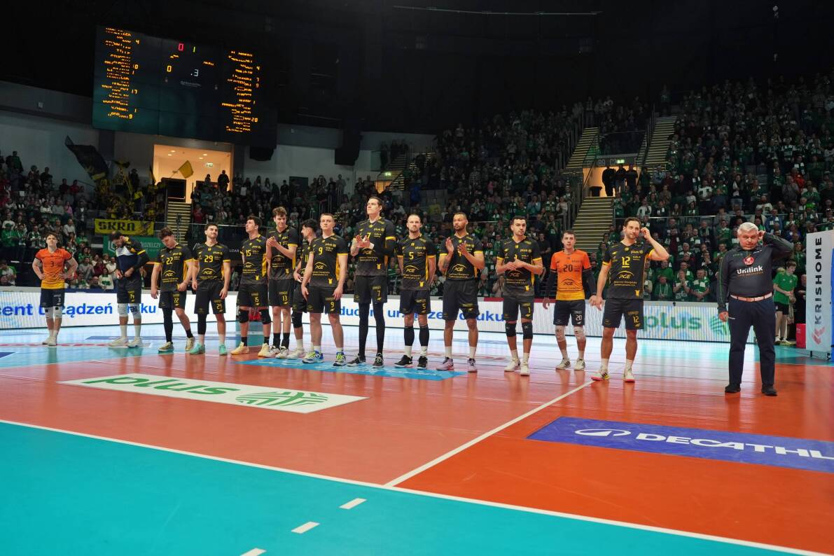 Olsztyńscy kibice siatkówki w hali Urania radowali się zwycięstwem swoich zawodników [ZDJĘCIA]