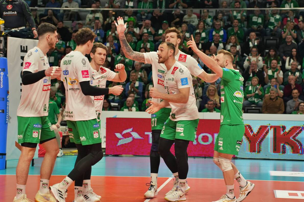 Olsztyńscy kibice siatkówki w hali Urania radowali się zwycięstwem swoich zawodników [ZDJĘCIA]