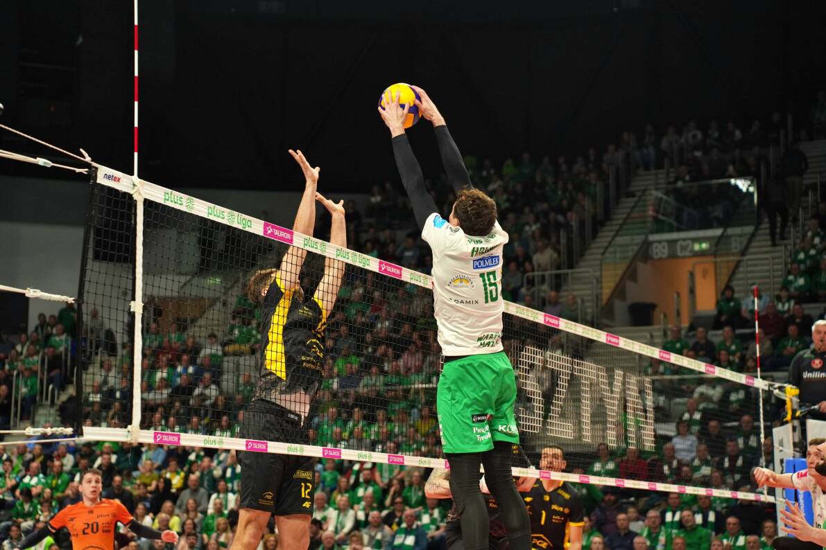 Olsztyńscy kibice siatkówki w hali Urania radowali się zwycięstwem swoich zawodników [ZDJĘCIA]