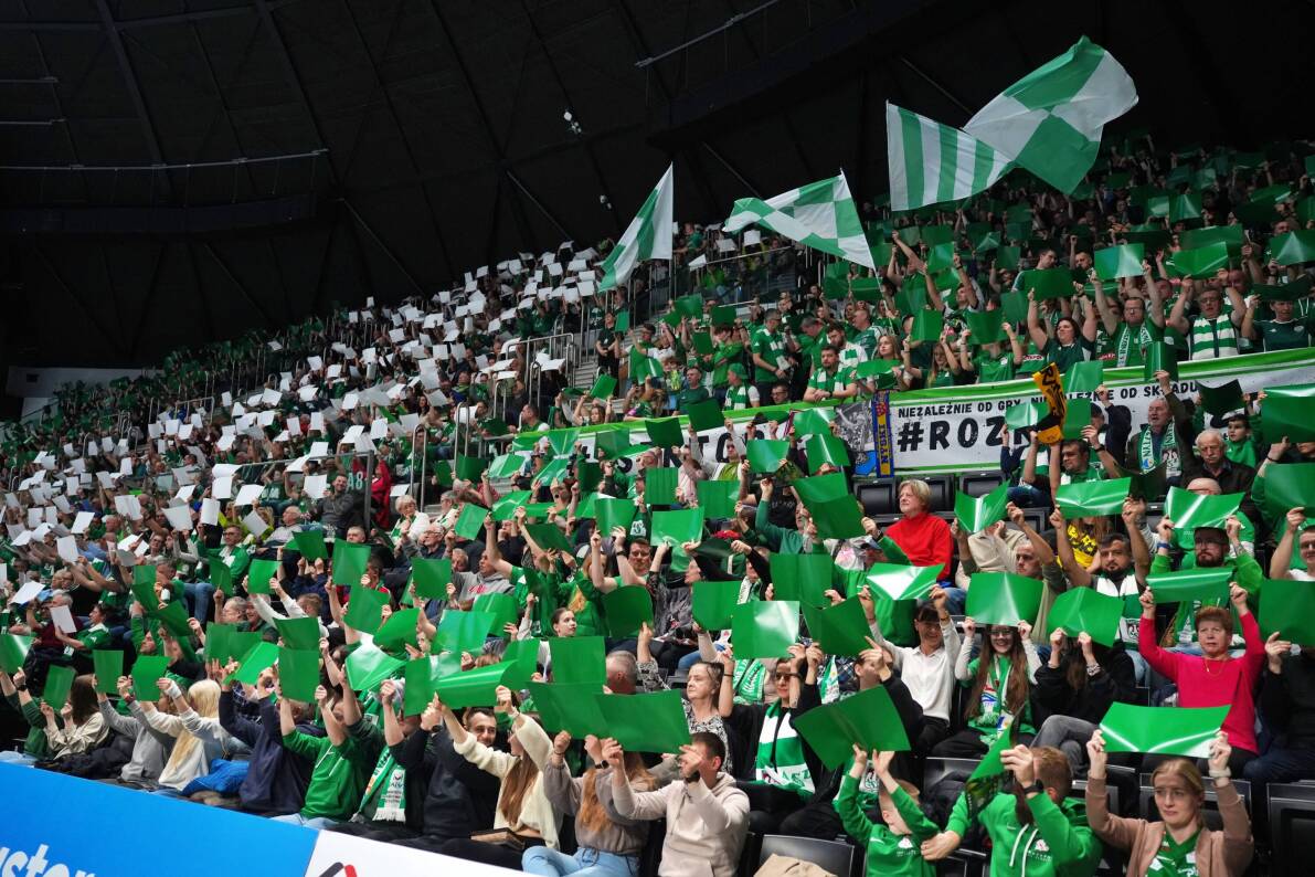 Olsztyńscy kibice siatkówki w hali Urania radowali się zwycięstwem swoich zawodników [ZDJĘCIA]