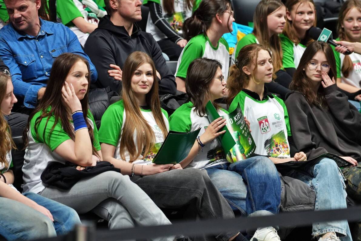 Olsztyńscy kibice siatkówki w hali Urania radowali się zwycięstwem swoich zawodników [ZDJĘCIA]