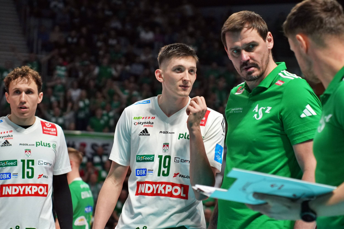Indykpol AZS Olsztyn umocnił swoją pozycję w ósemce, InPost ChKS Chełm jeszcze musi walczyć, by być pewnym utrzymania w PlusLidze [ZDJĘCIA] 