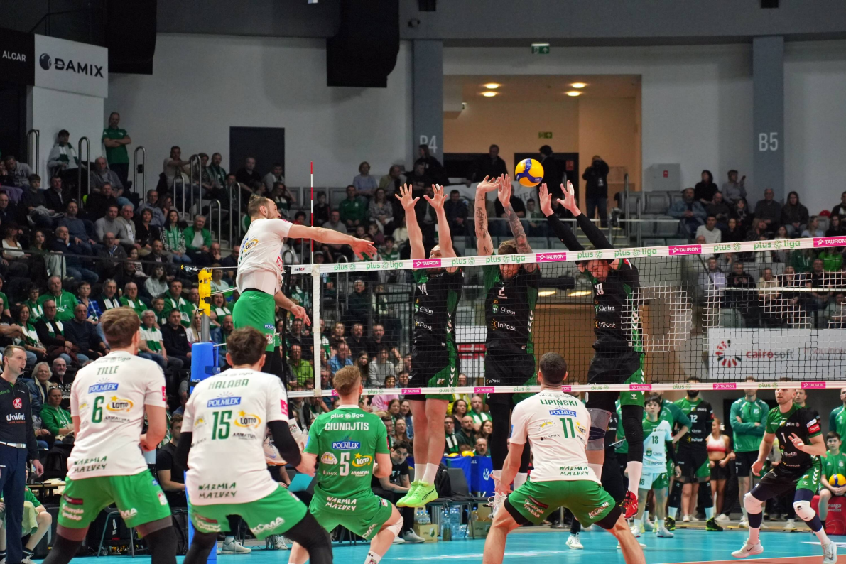 Indykpol AZS Olsztyn umocnił swoją pozycję w ósemce, InPost ChKS Chełm jeszcze musi walczyć, by być pewnym utrzymania w PlusLidze [ZDJĘCIA] 