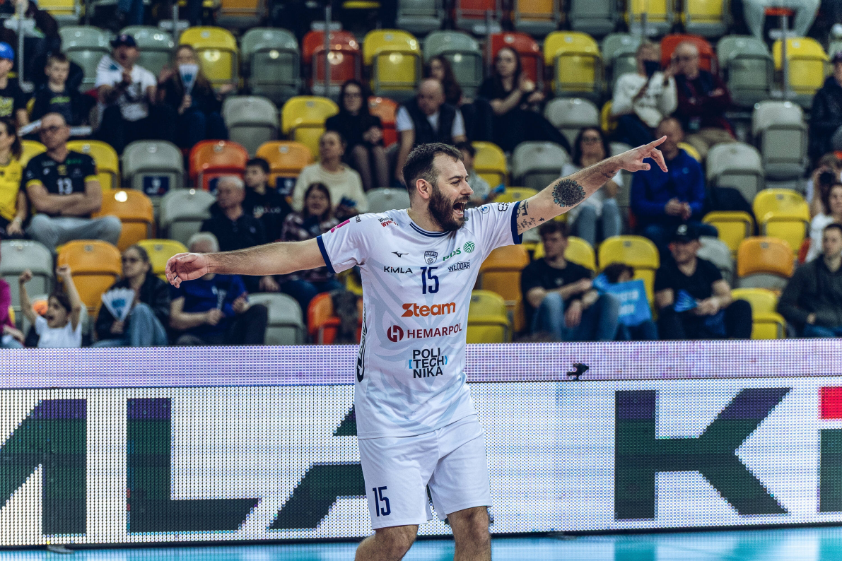 Siatkarze Steam Hemarpolu Politechniki Częstochowa dali w tym meczu z siebie wszystko, jednak przeciwnik z Bełchatowa był silniejszy [ZDJĘCIA]