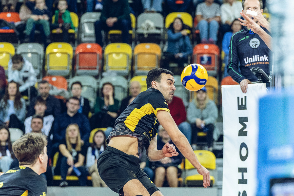 Siatkarze Steam Hemarpolu Politechniki Częstochowa dali w tym meczu z siebie wszystko, jednak przeciwnik z Bełchatowa był silniejszy [ZDJĘCIA]