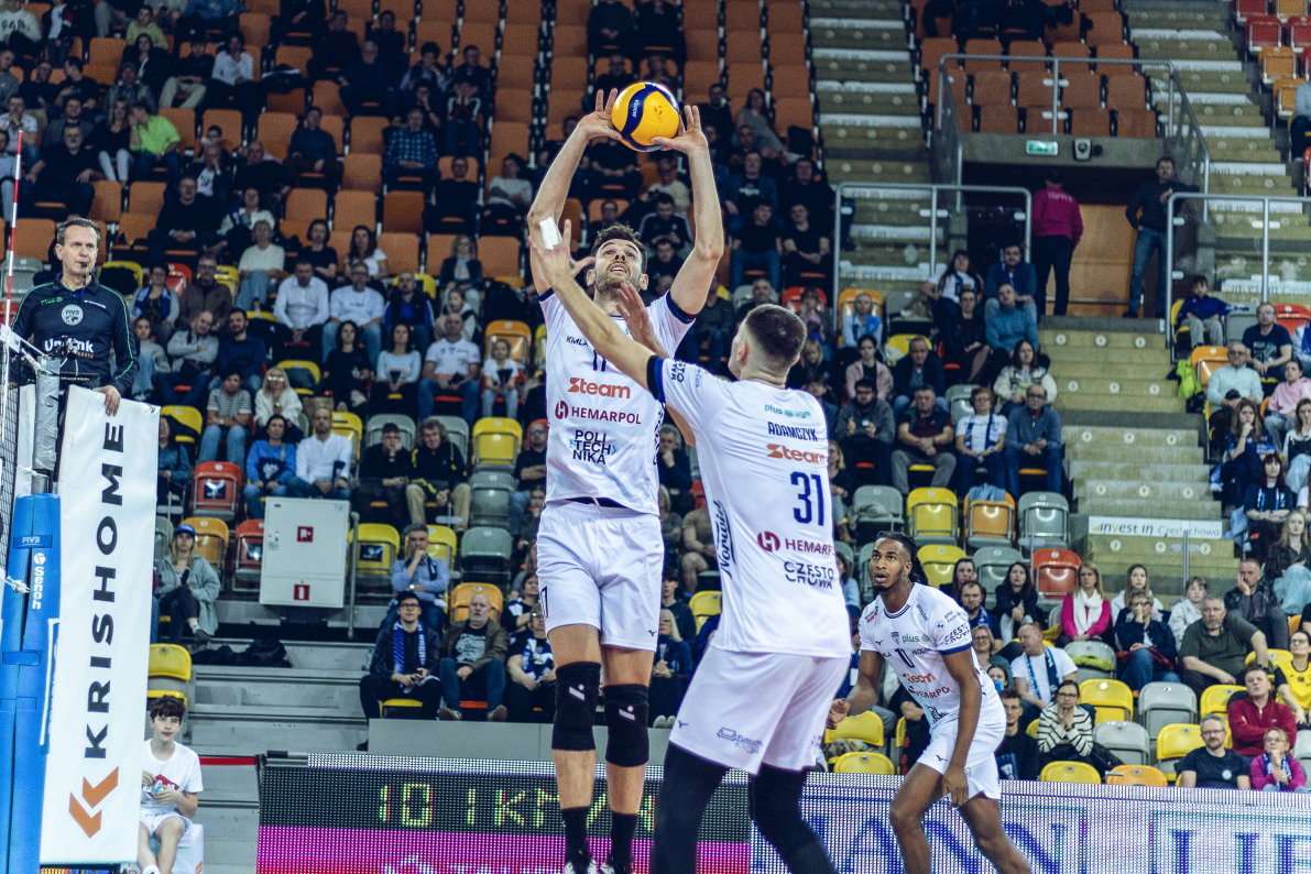 Siatkarze Steam Hemarpolu Politechniki Częstochowa dali w tym meczu z siebie wszystko, jednak przeciwnik z Bełchatowa był silniejszy [ZDJĘCIA]