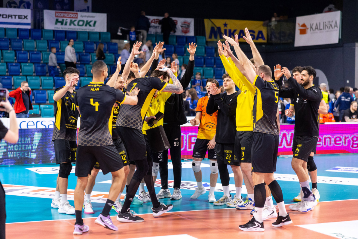 Zawiercie króluje, ZAKSA rzutem na taśmę w ósemce - koniec fazy zasadniczej PlusLigi: podsumowanie 25. i 26. kolejki