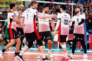 Pewne zwycięstwo Asseco Resovii w pierwszym meczu ćwierćfinałów z Indykpolem AZS Olsztyn [WIDEO]