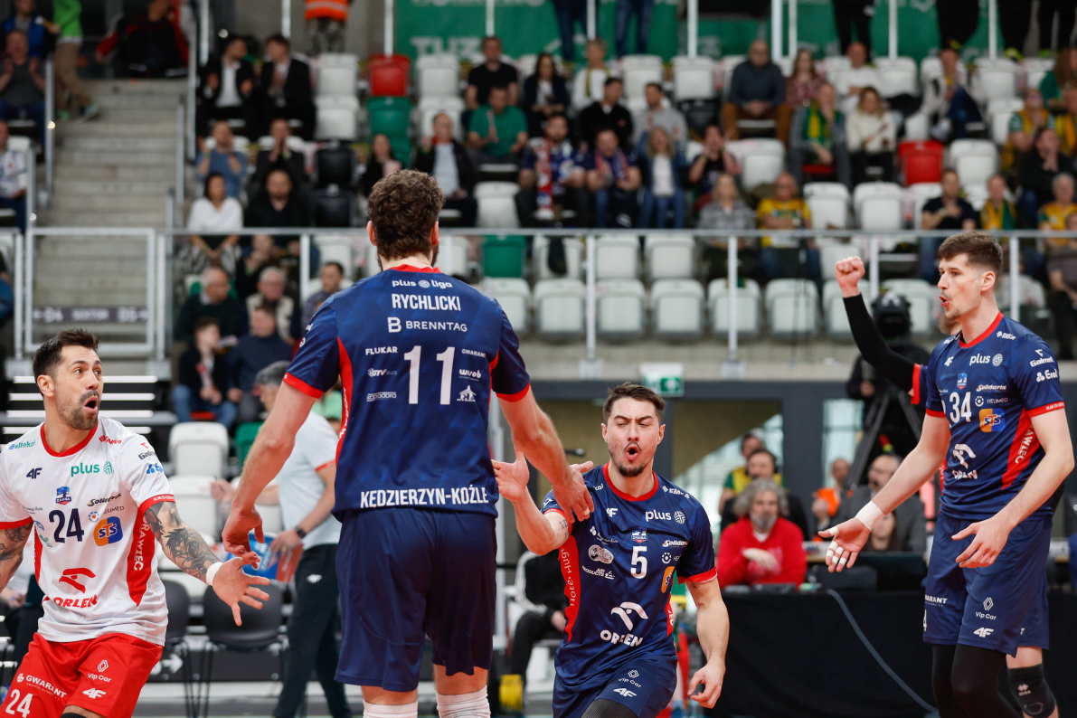 ZAKSA Kędzierzyn-Koźle postawiła się twardo gospodarzom w Zawierciu i prowadzi 1:0 w ćwierćfinałowej rywalizacji [ZDJĘCIA]