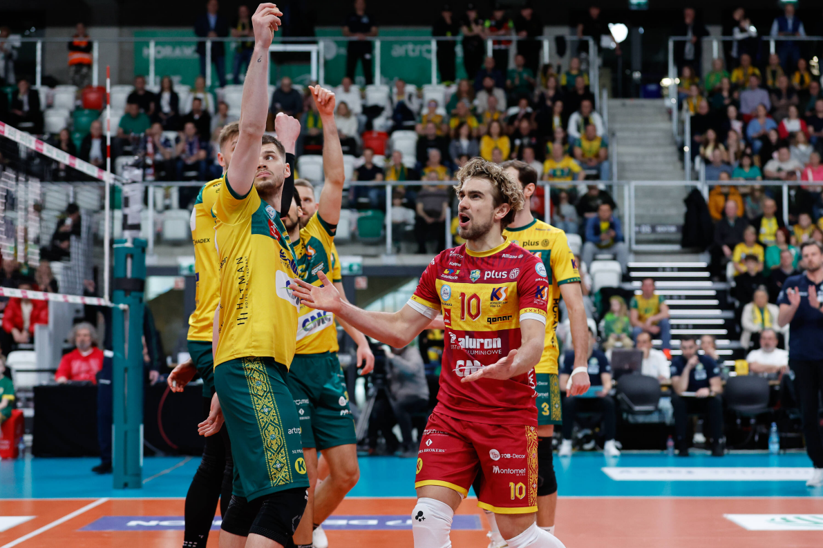 ZAKSA Kędzierzyn-Koźle postawiła się twardo gospodarzom w Zawierciu i prowadzi 1:0 w ćwierćfinałowej rywalizacji [ZDJĘCIA]