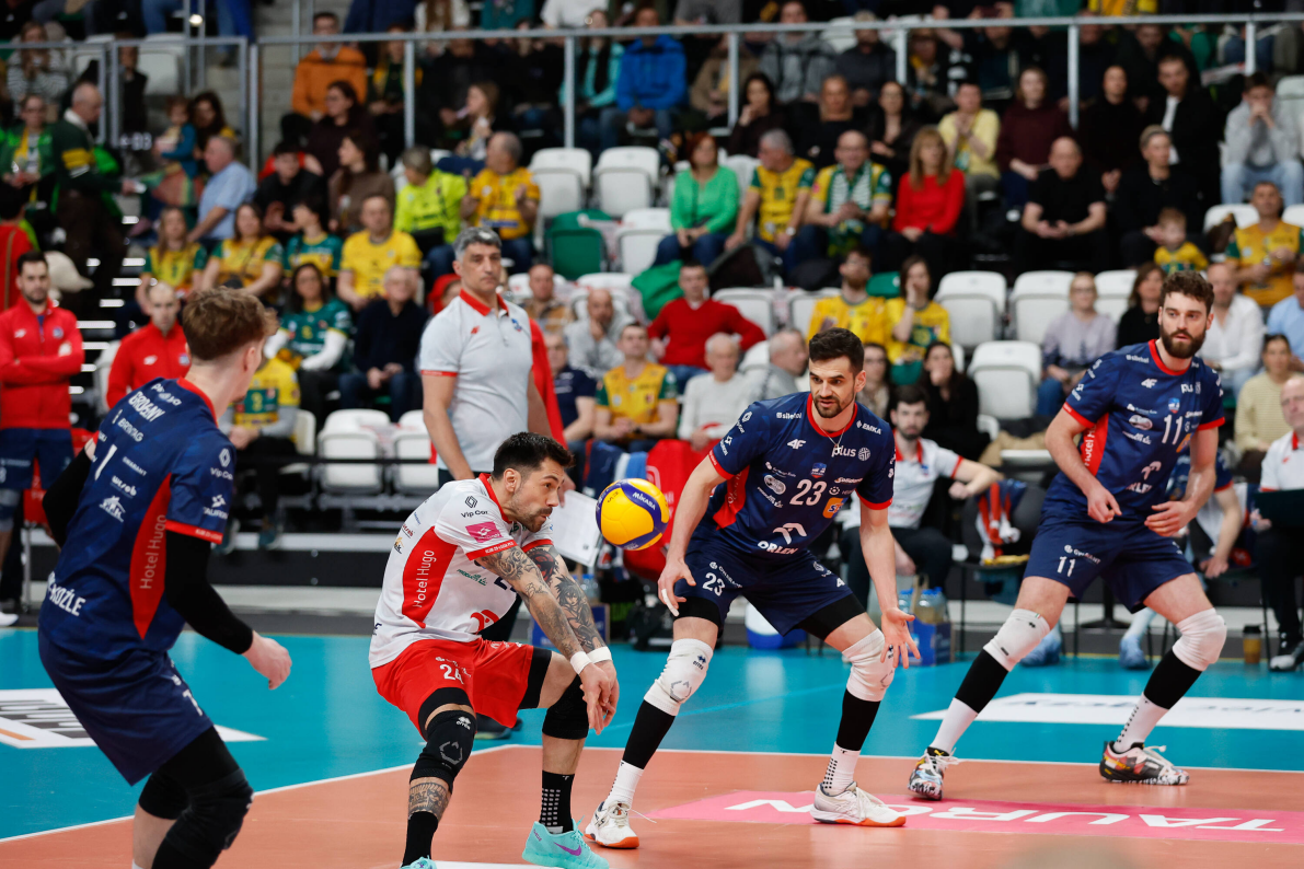 ZAKSA Kędzierzyn-Koźle postawiła się twardo gospodarzom w Zawierciu i prowadzi 1:0 w ćwierćfinałowej rywalizacji [ZDJĘCIA]
