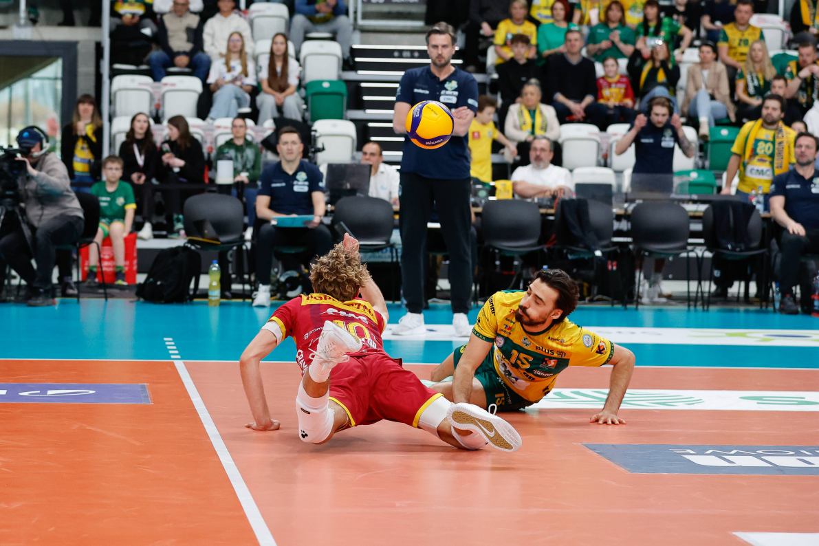 ZAKSA Kędzierzyn-Koźle postawiła się twardo gospodarzom w Zawierciu i prowadzi 1:0 w ćwierćfinałowej rywalizacji [ZDJĘCIA]