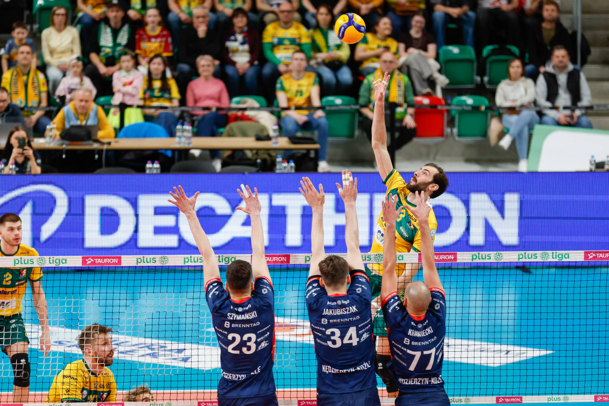  Aluron CMC Warta Zawiercie wygrywa trzeci mecz z ZAKSĄ i to oni zmierzą się z Asseco Resovią w półfinale [ZDJĘCIA]