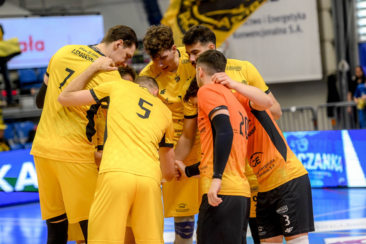 Niesamowity zwrot akcji w Bełchatowie. Olsztyn, mimo prowadzenia uległ PGE GiEK SKRZE w tie-breaku [ZDJĘCIA]