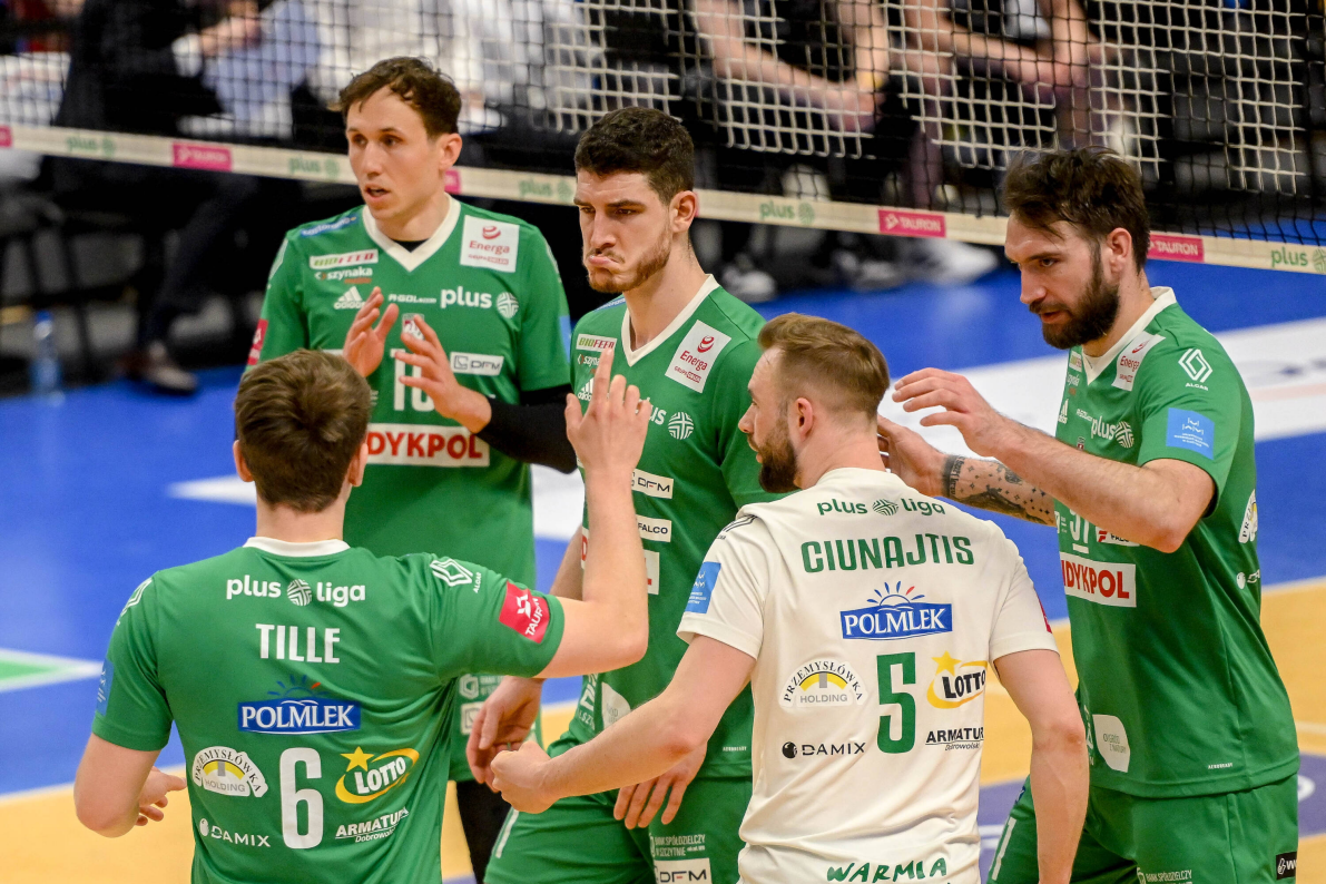 Niesamowity zwrot akcji w Bełchatowie. Olsztyn, mimo prowadzenia uległ PGE GiEK SKRZE w tie-breaku [ZDJĘCIA]