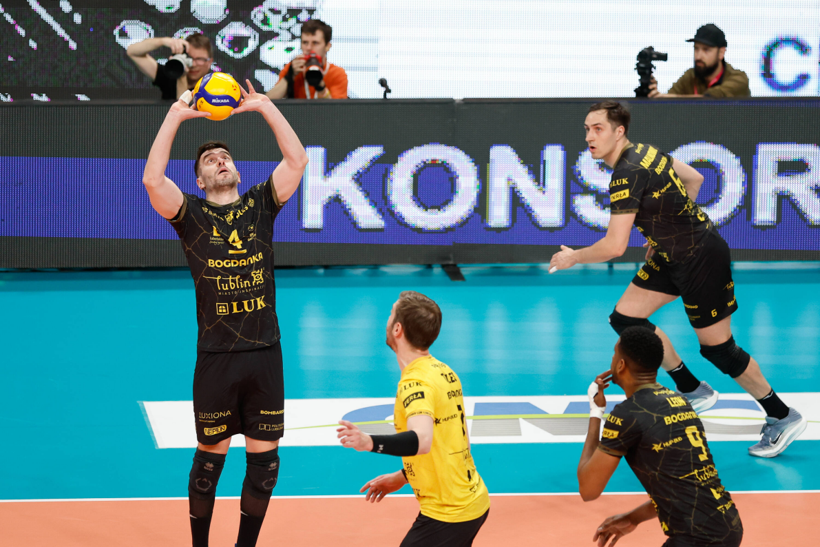 W pierwszym finałowym starciu gigantów siatkówki 3:0 wygrywa Aluron CMC Warta Zawiercie [ZDJĘCIA]