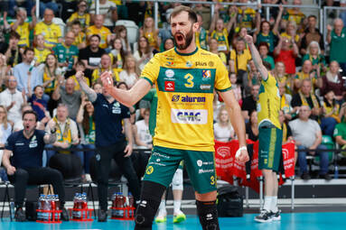 Nominowany w kategorii siatkarz sezonu 2025/2026 PlusLigi: Aaron Russell