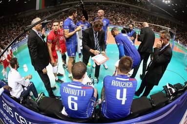 Francja odrodziła się niczym Feniks z popiołów