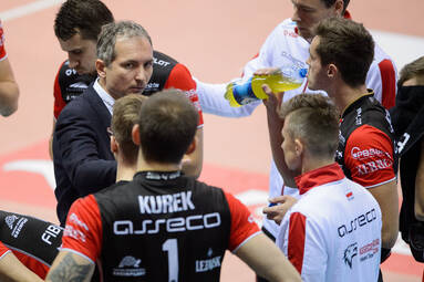 Sobota z PlusLigą: Asseco Resovia Rzeszów - Jastrzębski Węgiel 2:3, MKS Będzin - Cuprum Lubin 1:3