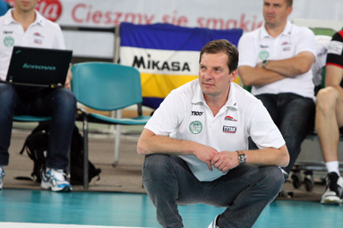 Kto w hali Polonii zapanuje nad zagrywką?